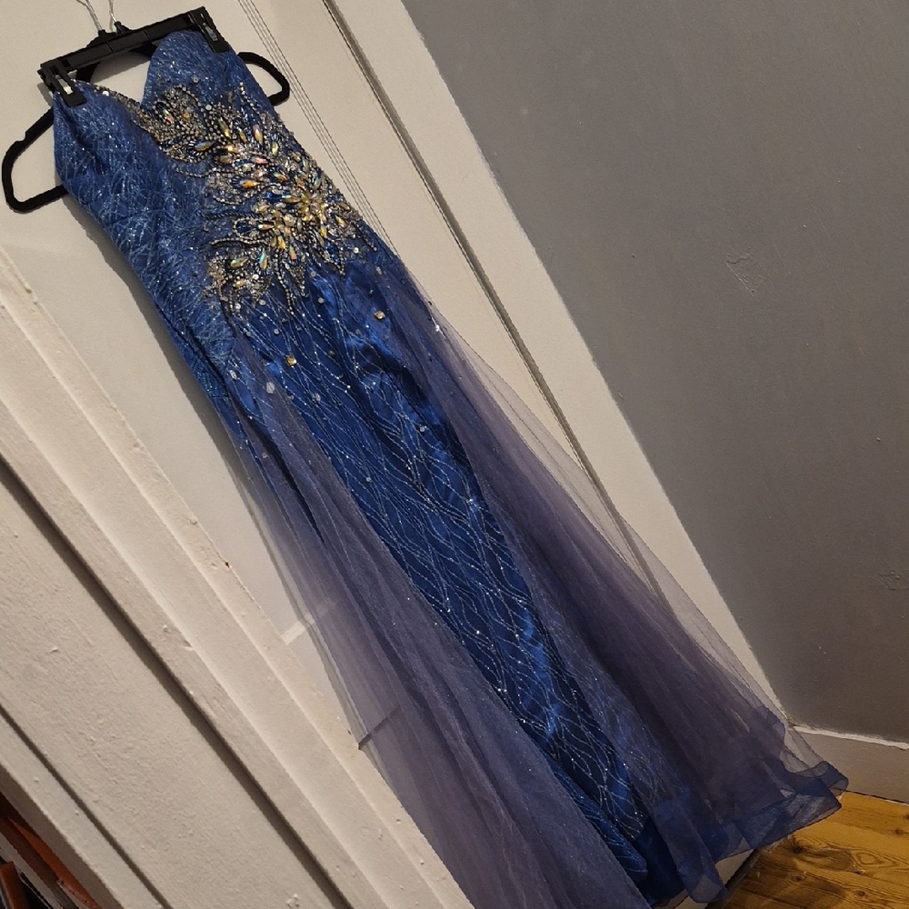 Size 6 Elegant Blue Gown with Embellishments And A Train By PANOPLY